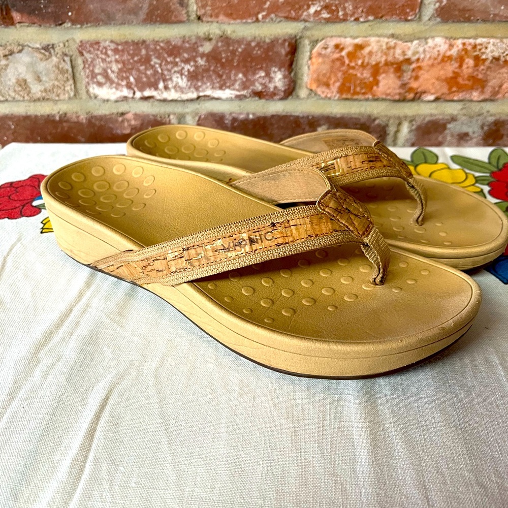Vionic High Tide Cork Sandals 9